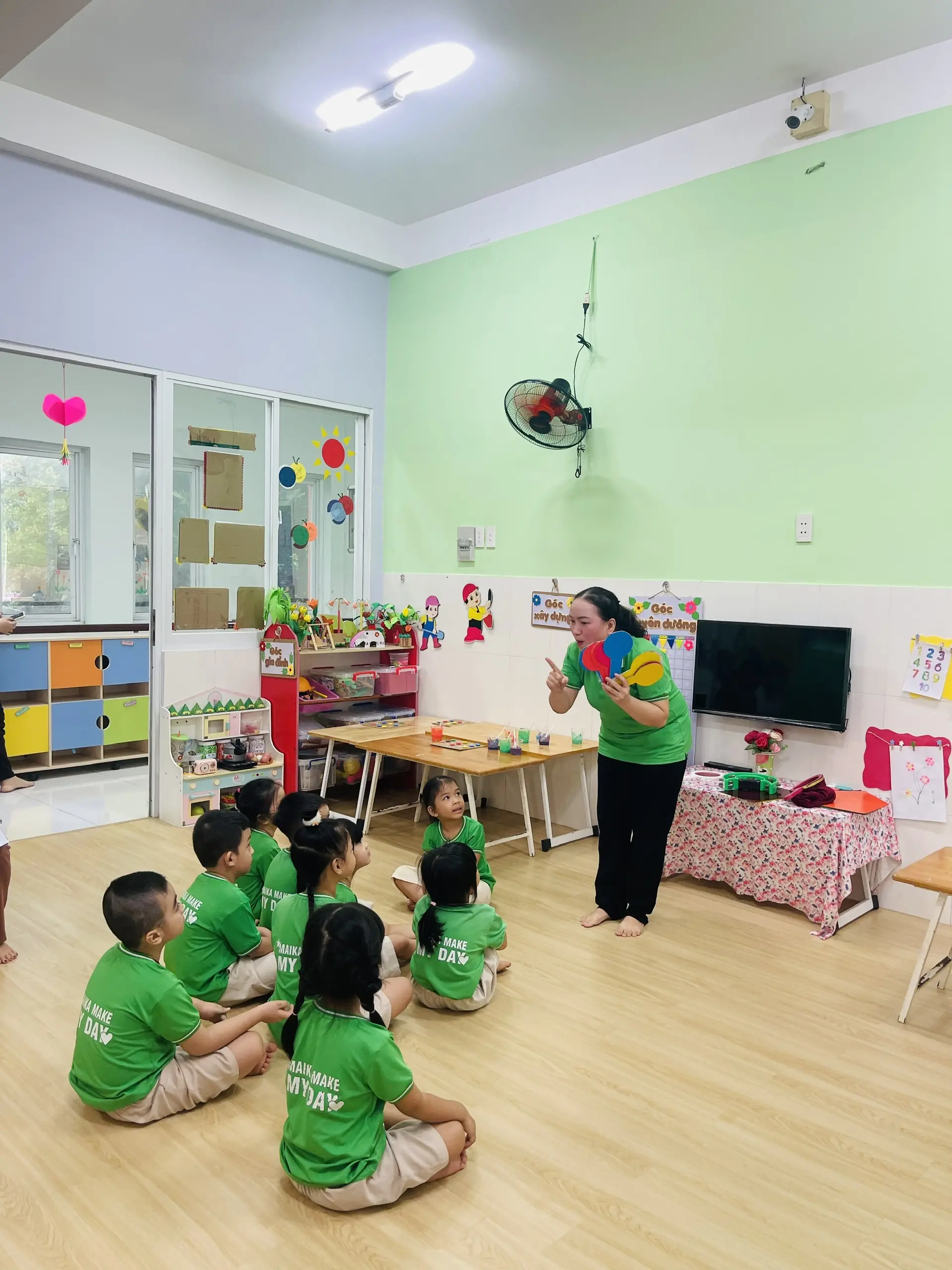 mầm non Maika